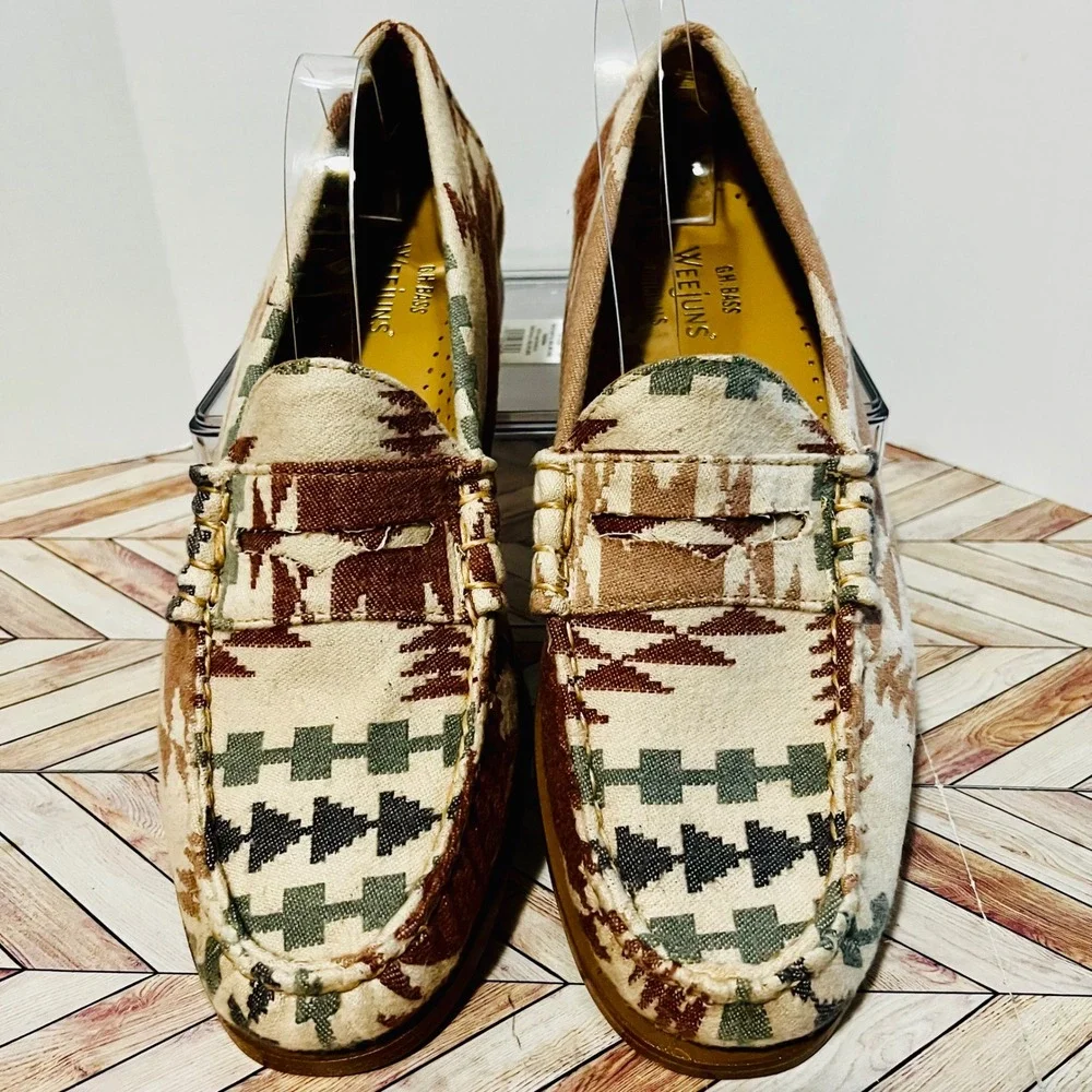GH Bass Weejuns Larson Flannel Loafers Men 9 D Tan Brown Southwest Aztec Preppy